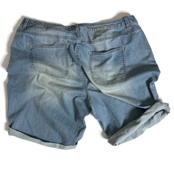 Lane Bryant Bermuda Genius Fit Distressed Denim Jean Shorts Size 20 - Picture 2 of 6